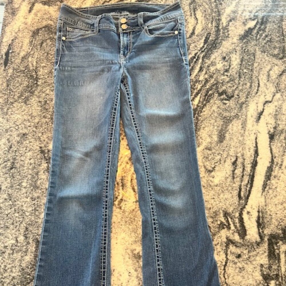 WallFlower Flare Jeans Women 9 Regular Blue Medium Wash Thick Stitch WBM11990B